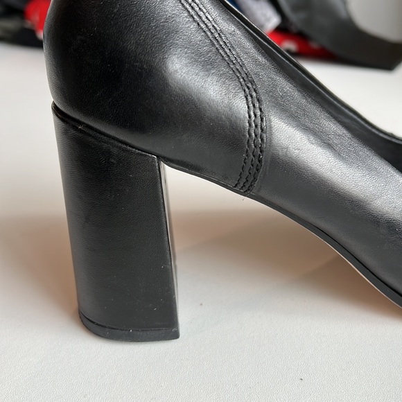 Donna Karan - black chunk leather pumps, 9 - Picture 10 of 14